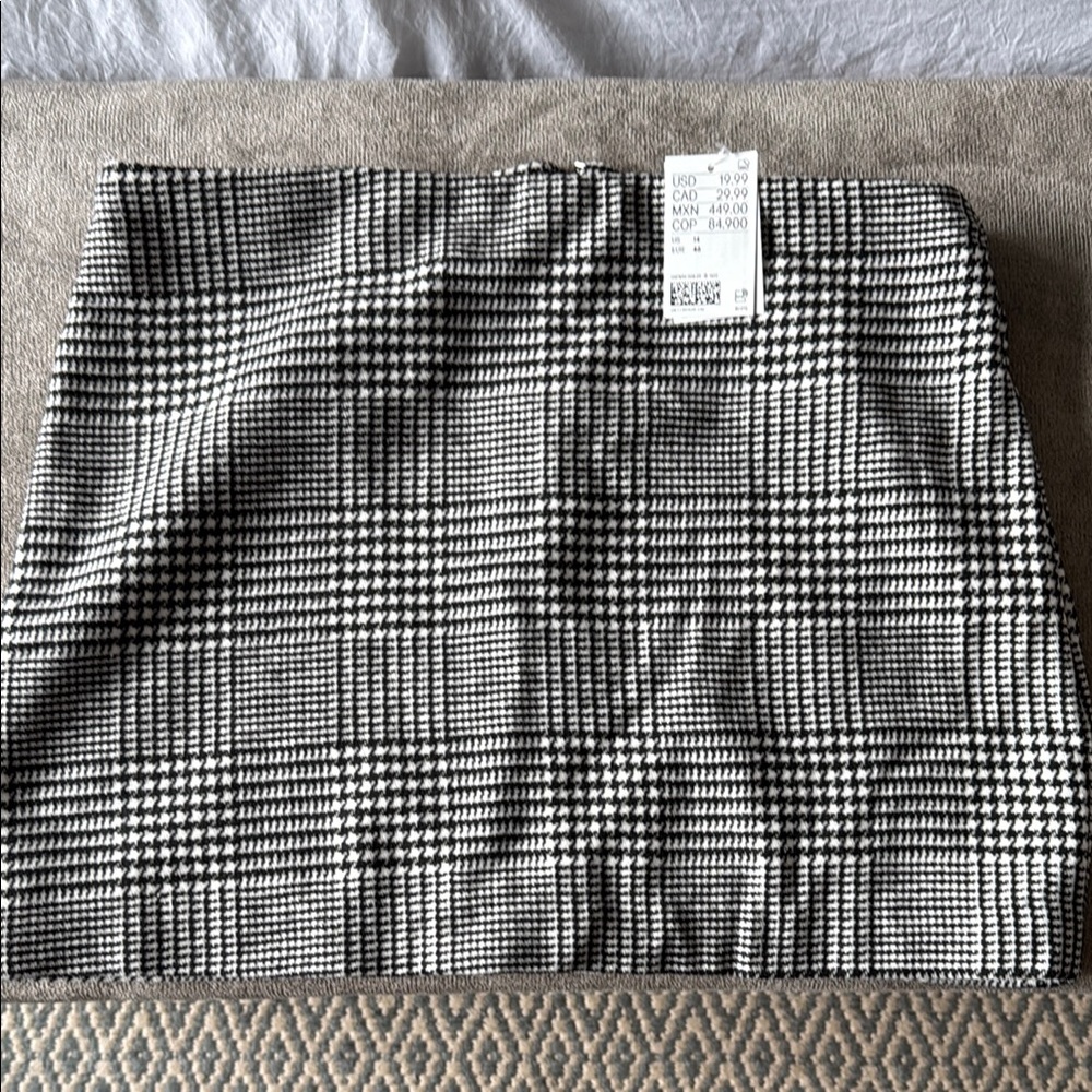 H&M Black and White Checkered Mini Skirt